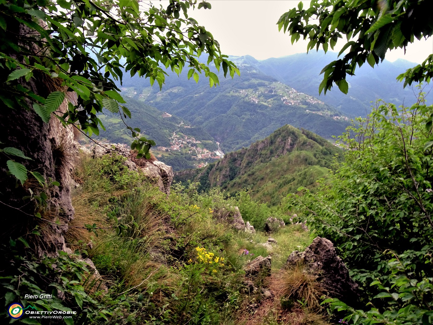 48 Dall'alto vista sul Pizzo sottostante.JPG -                                